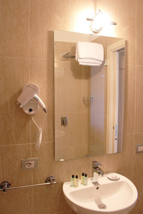 Dolcedorme Garni Hotel Parma Exterior photo